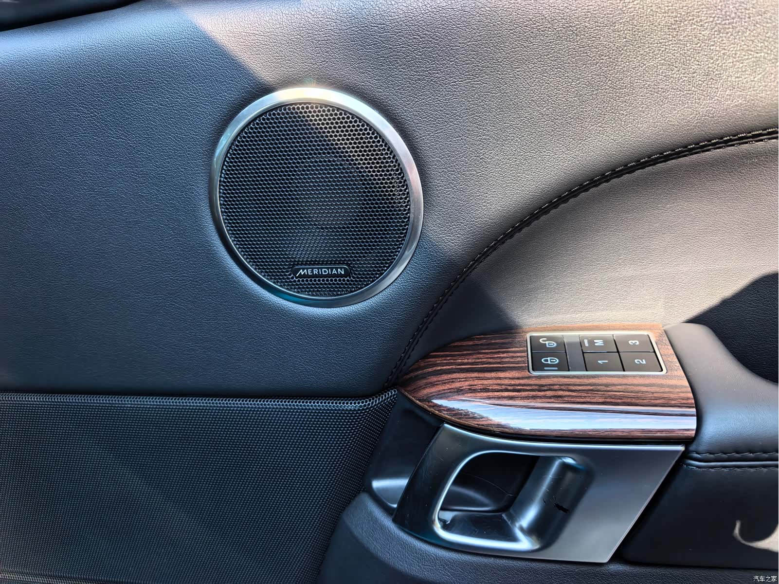 Land Rover Range Rover, 2015 11