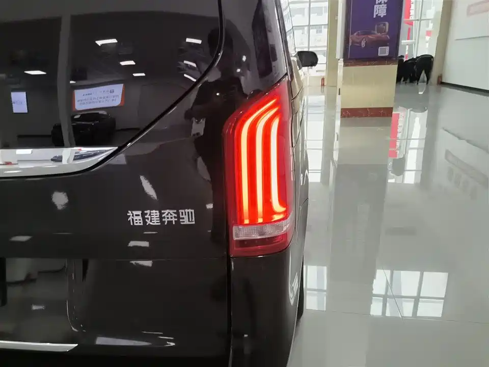 Mercedes-Benz V-class