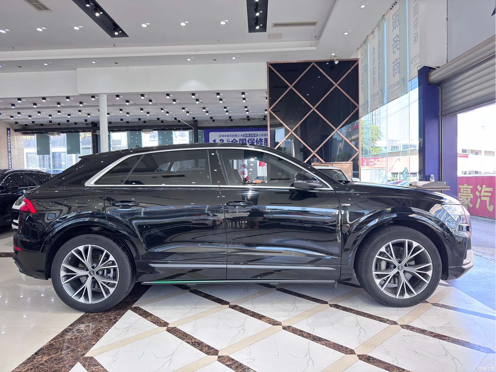 Audi Q8, 2024 18