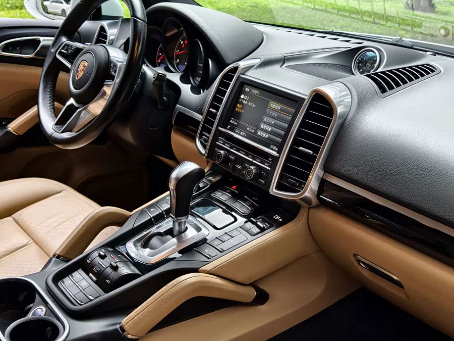 Porsche Cayenne 2015, фото 15