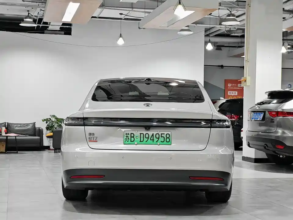NIO ET7