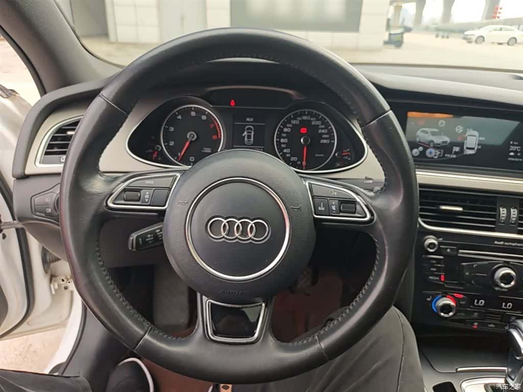 Audi A4L, 2015 11