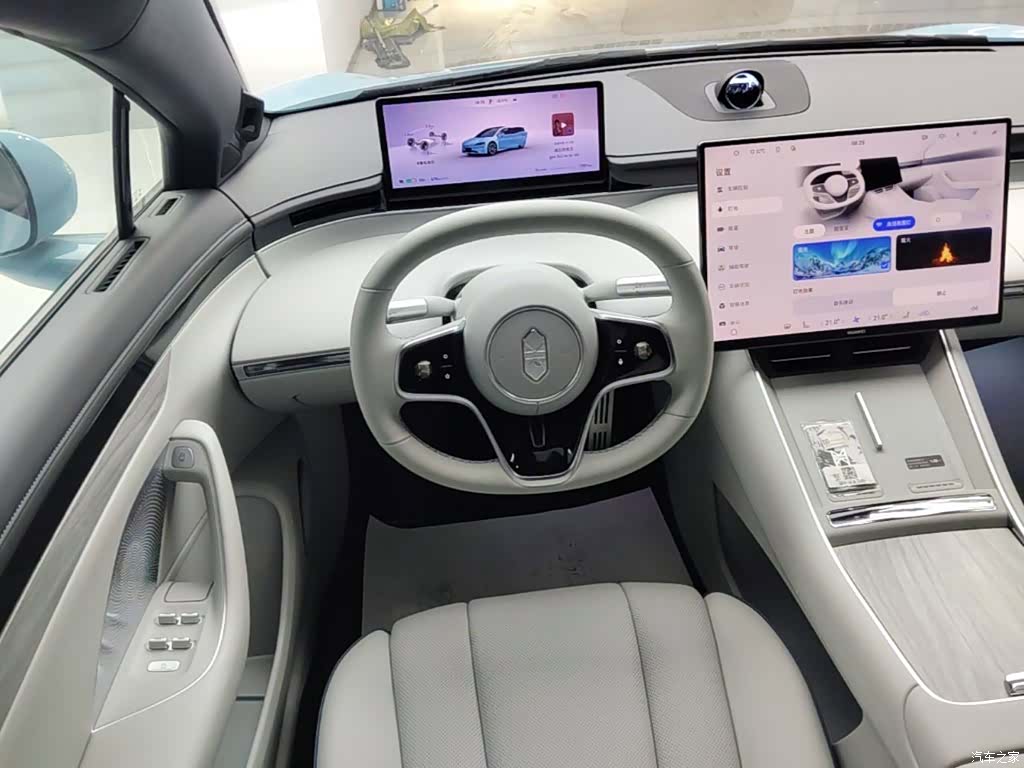 Luxeed S7, 2025 11