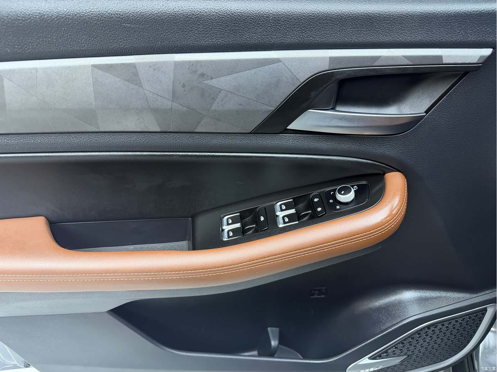 Geely X6, 2022 8