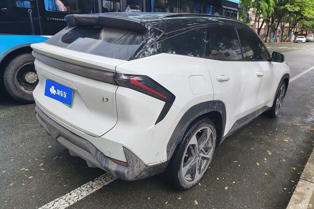 Geely Galaxy L7, 2024 3