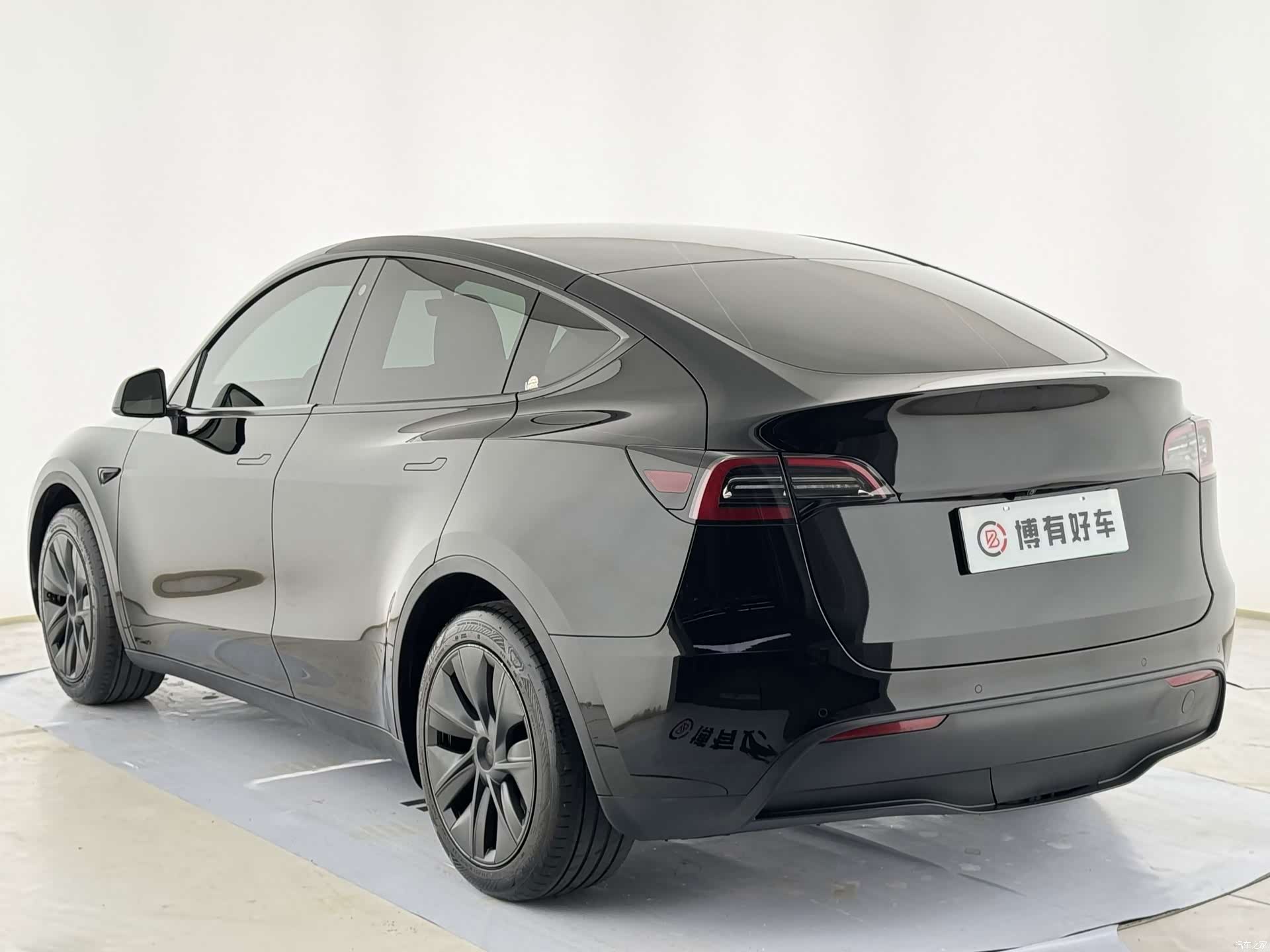 Tesla Model Y, 2024 9