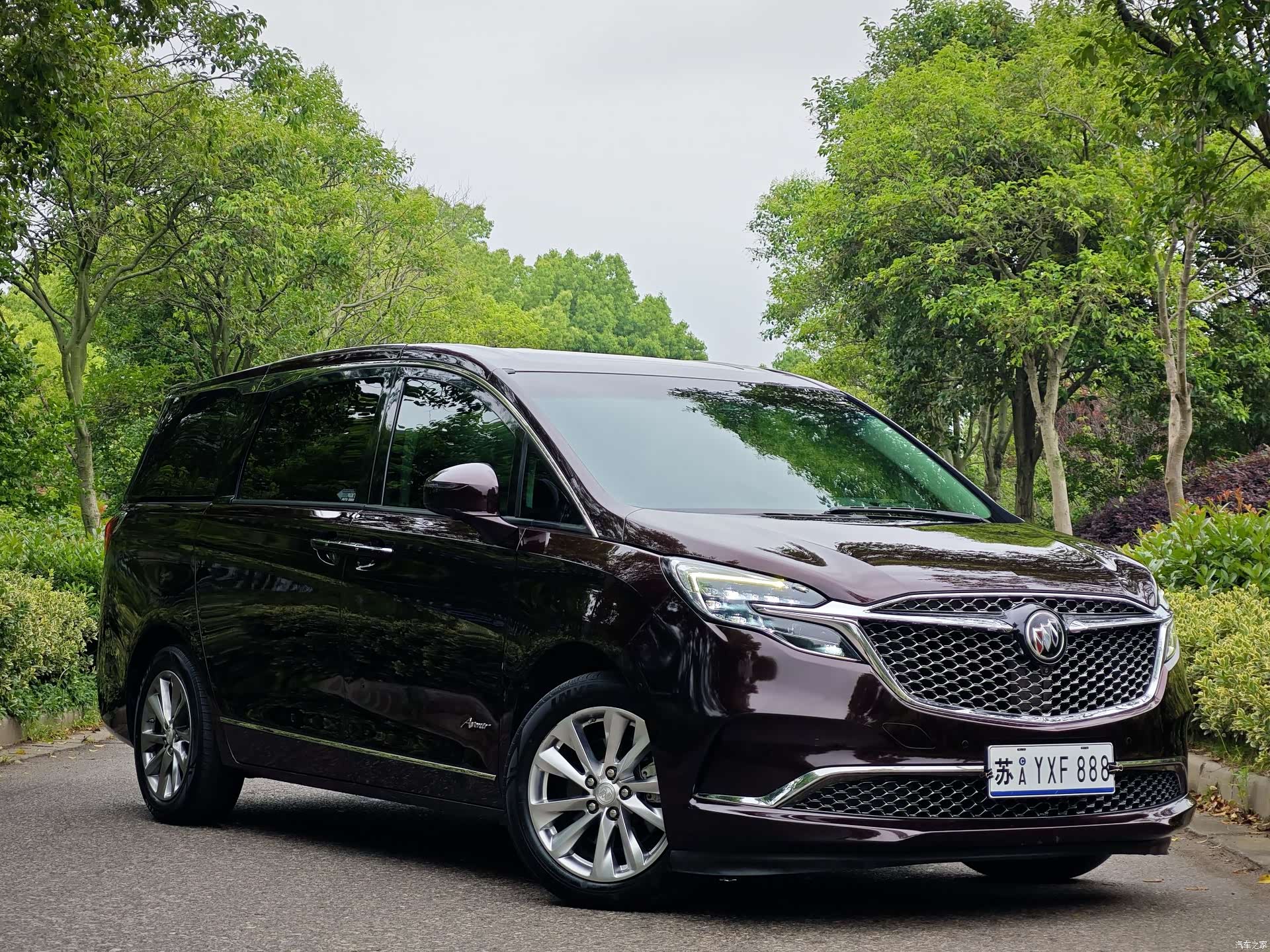 Buick GL8, 2021 3
