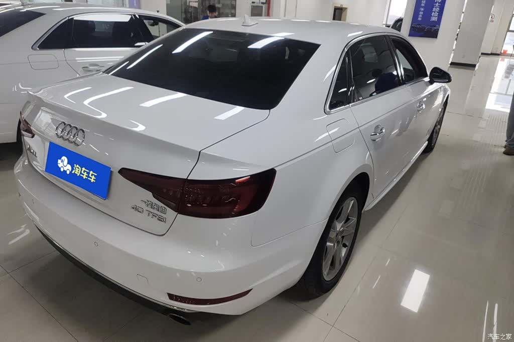 Audi A4L, 2018 3