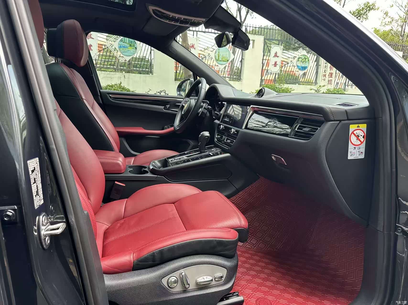 Porsche Macan, 2022 11