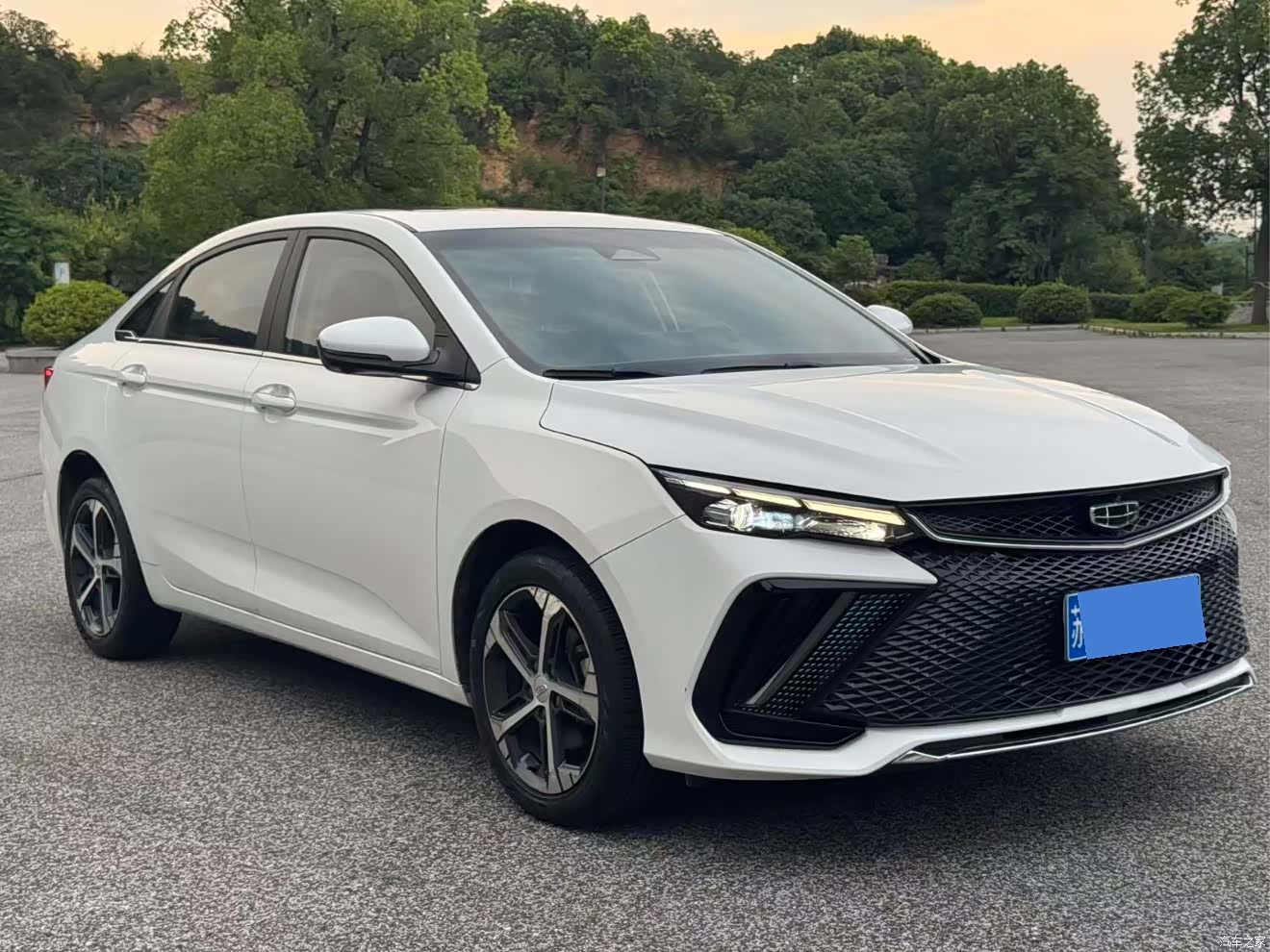 Geely Emgrand, 2022 3