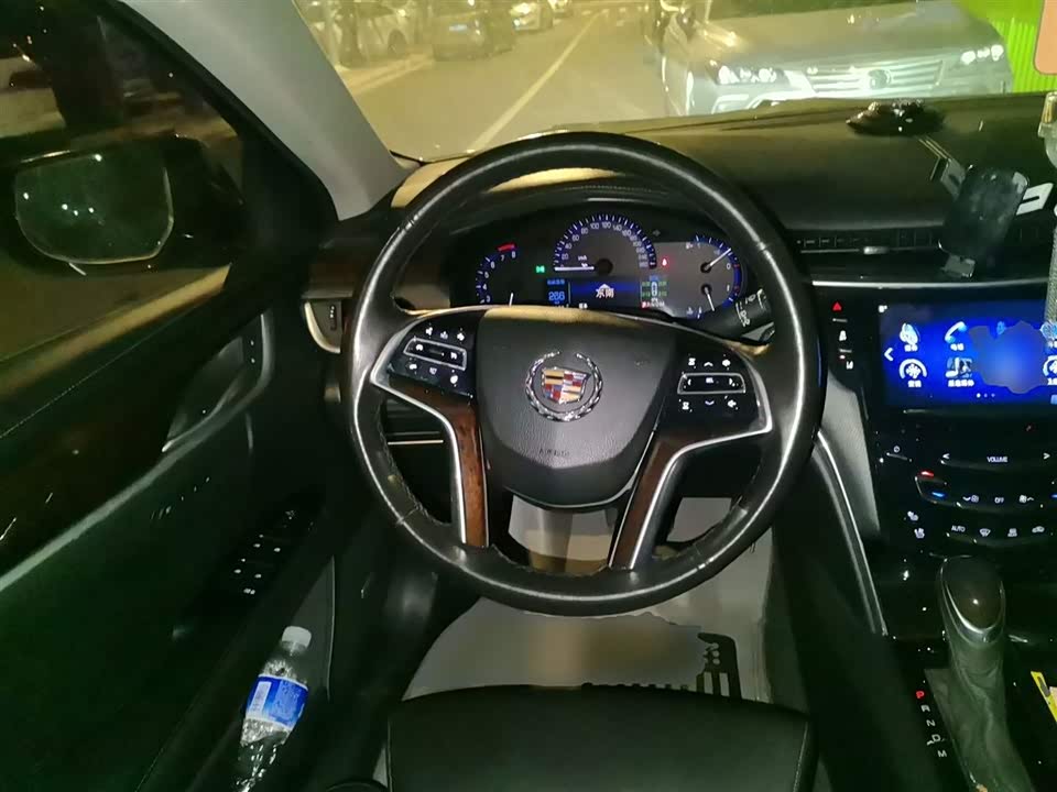 Cadillac XTS