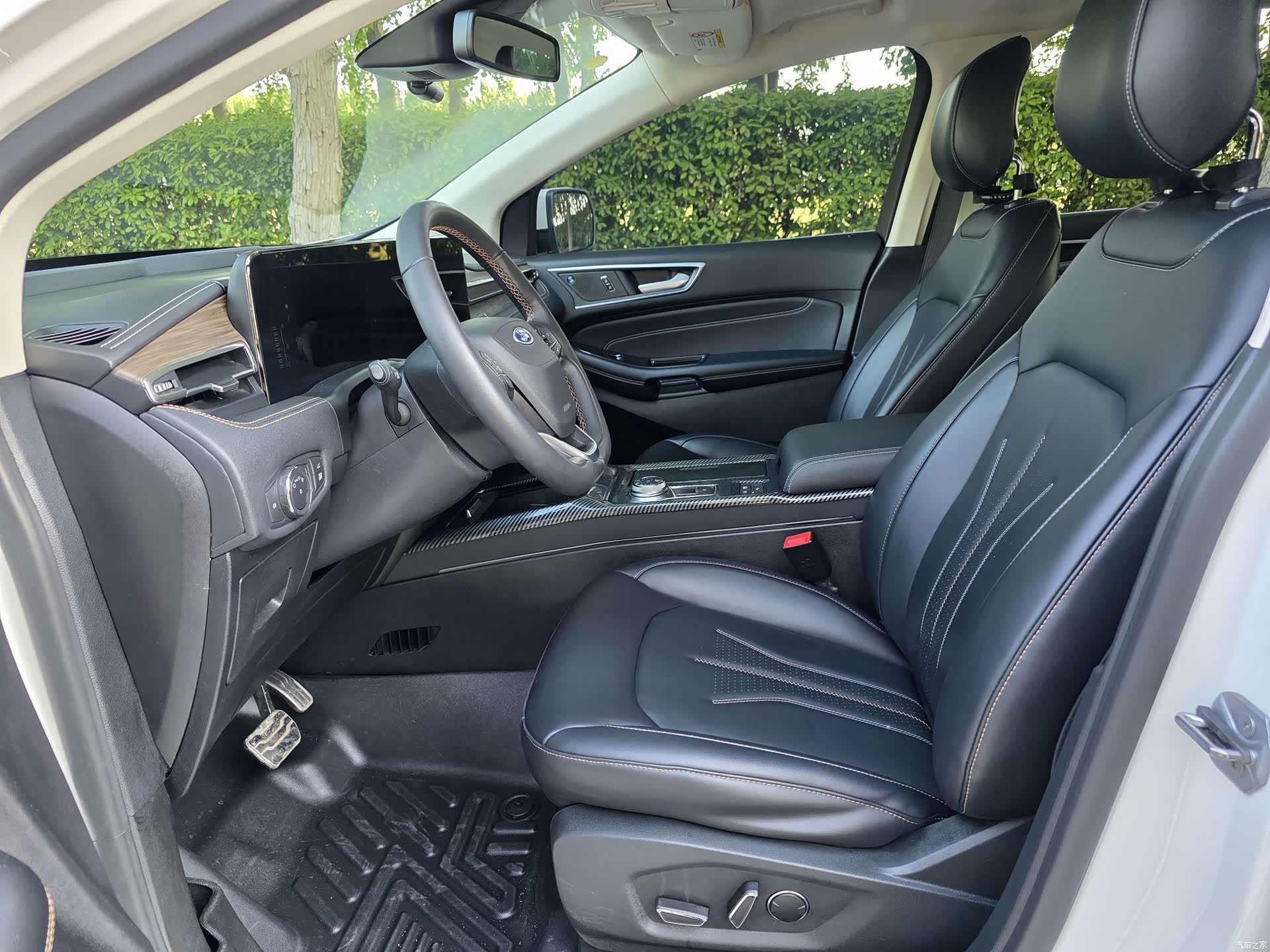 Ford Edge, 2022 3
