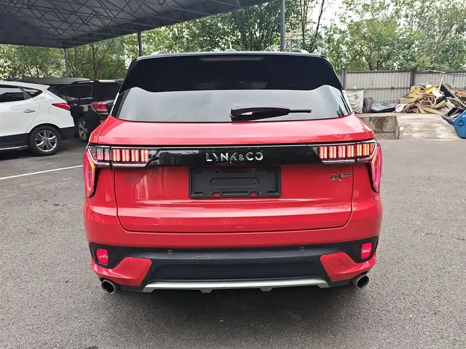 Lynk & Co 01