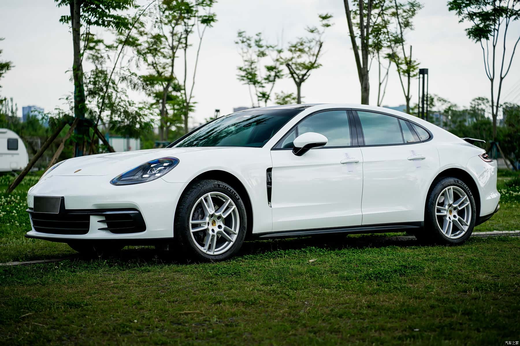 Porsche Panamera, 2019 1