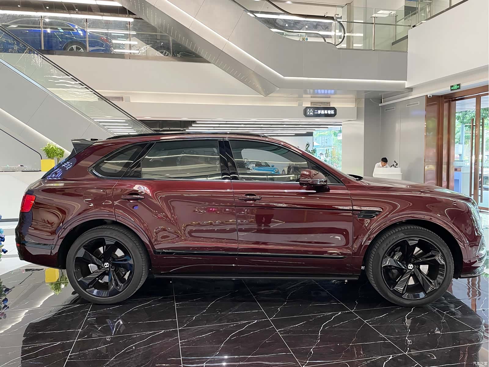Bentley Bentayga, 2019 все фото