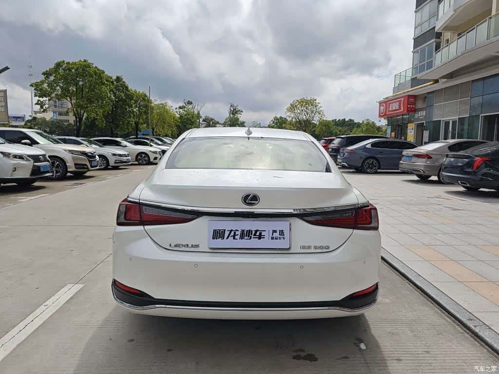 Lexus ES, 2018 4