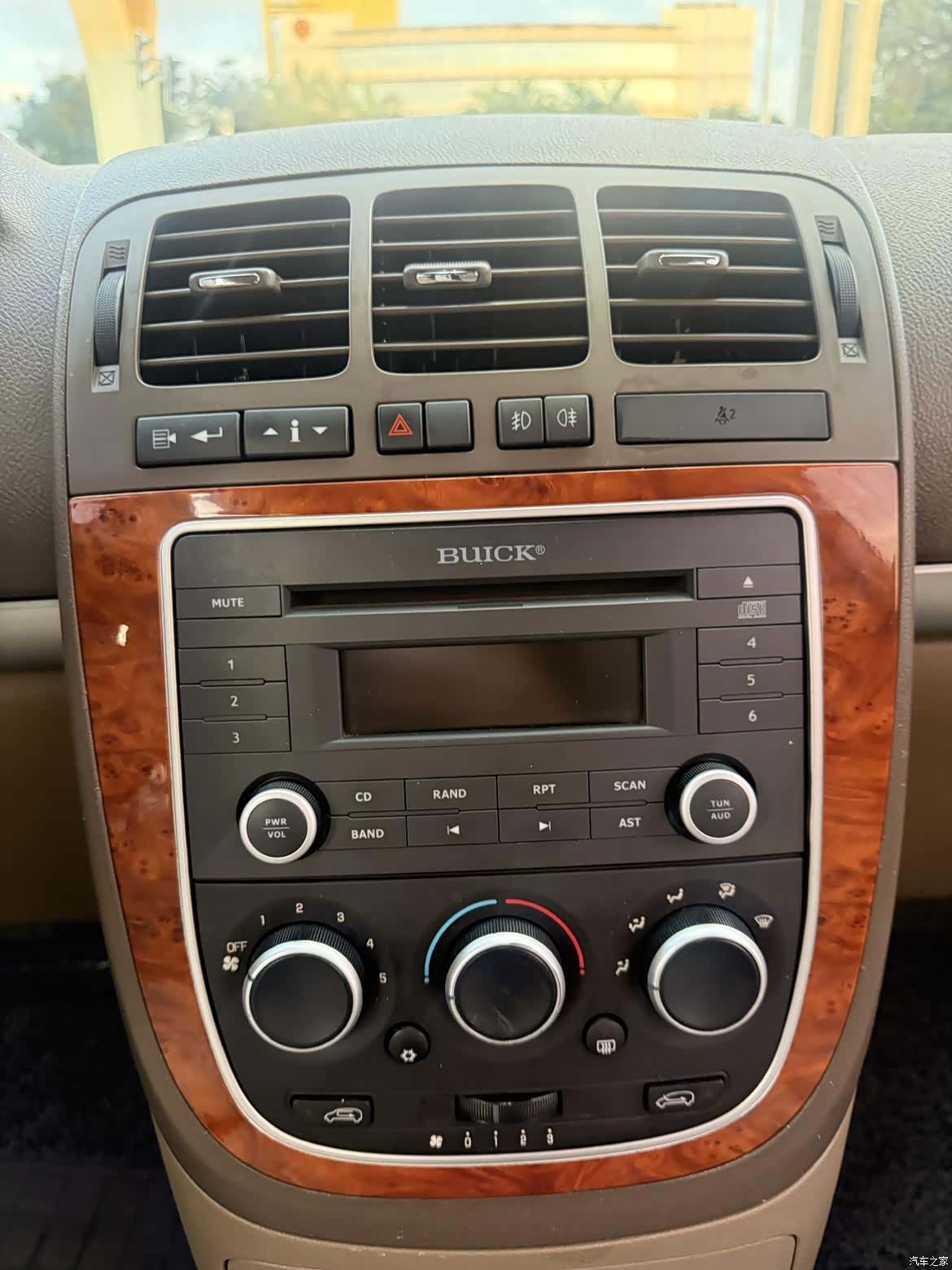Buick GL8, 2016 15