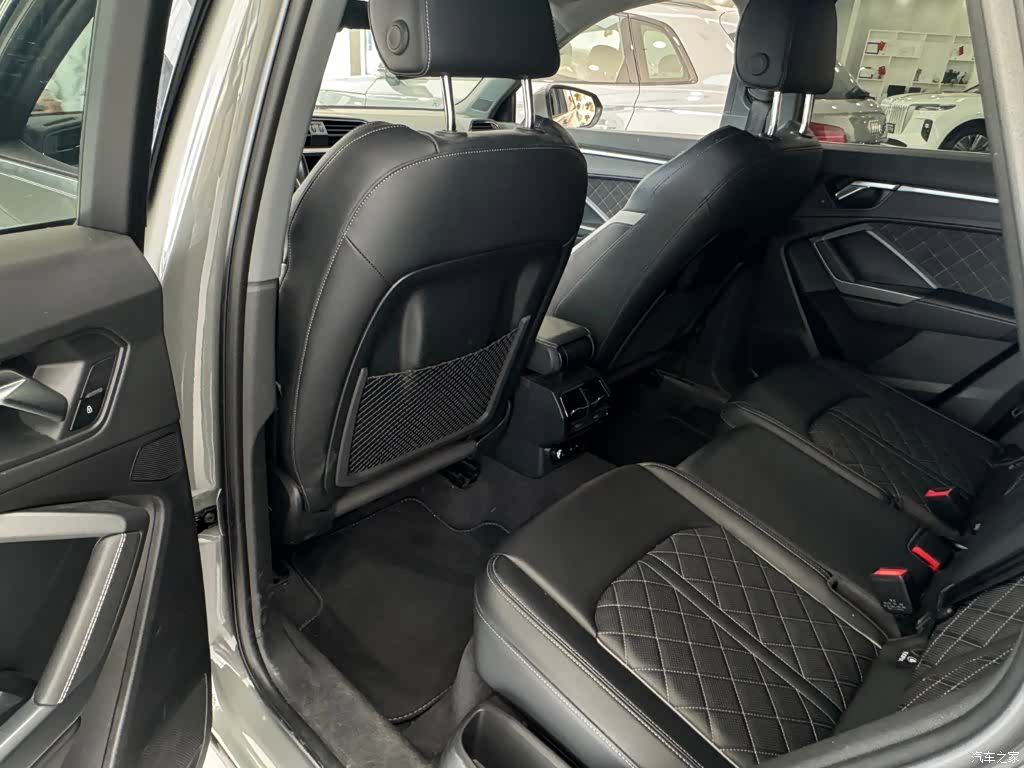 Audi Q3, 2025 6