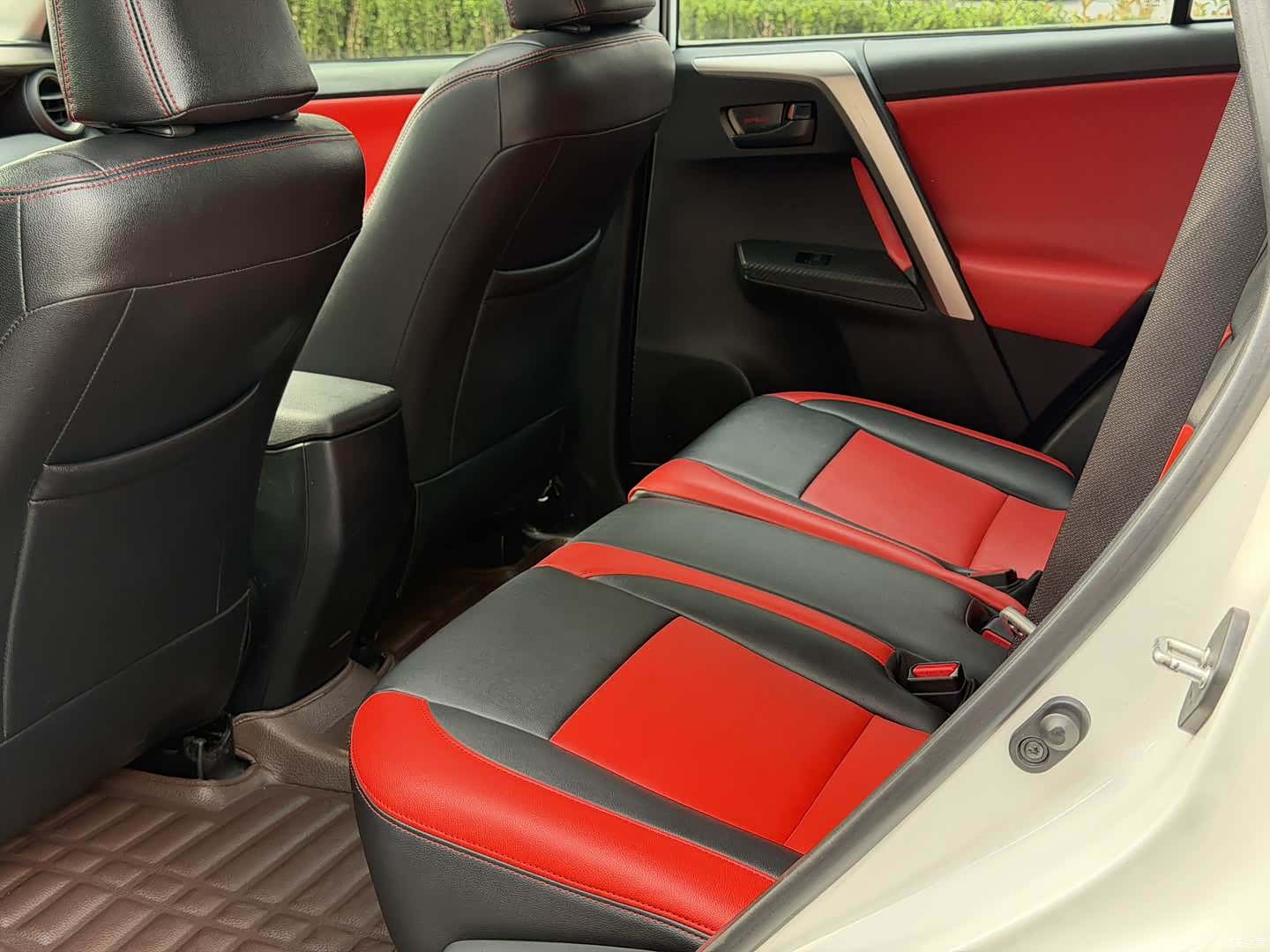 Toyota RAV4, 2016 9