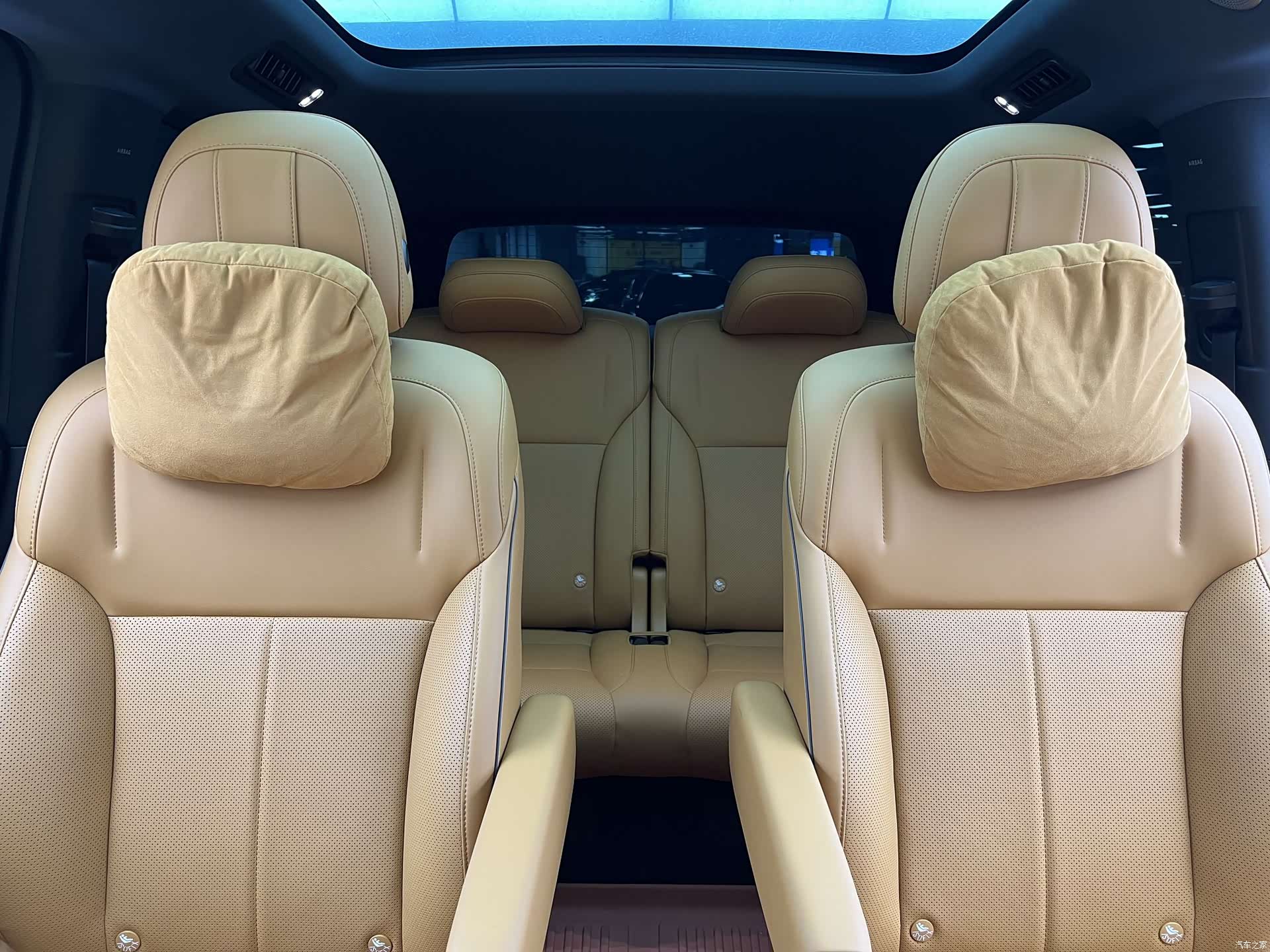 Li Auto i8, 2025 6