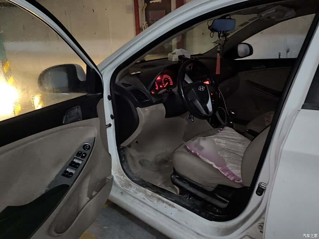Hyundai GLS, 2015 14