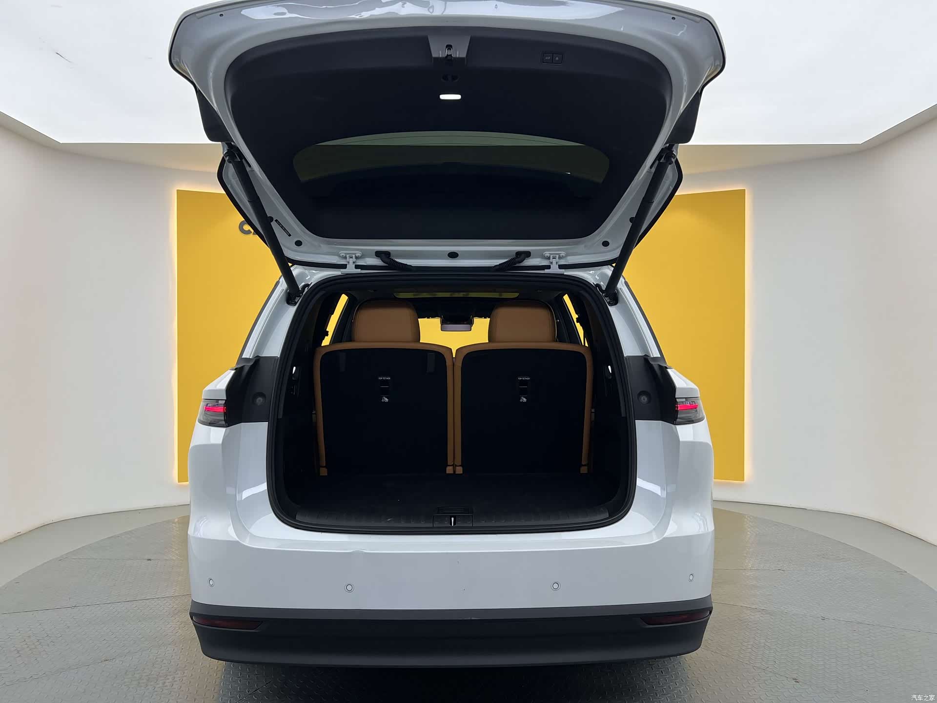 Li Auto i8, 2025 37