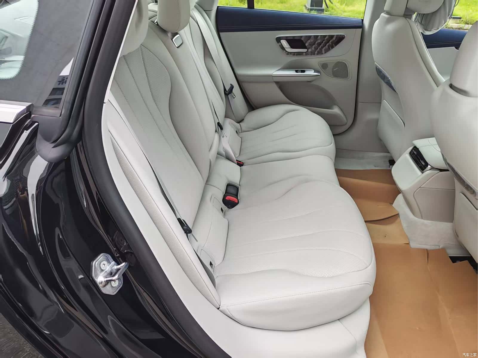 Mercedes-Benz EQE, 2025 17