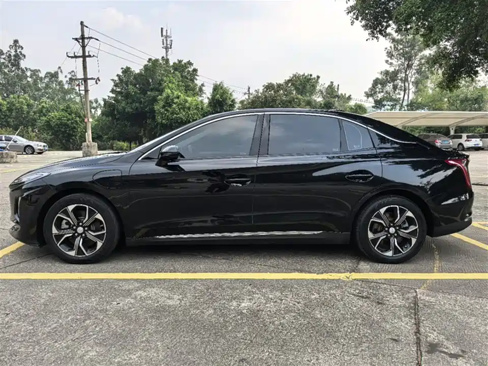 Hongqi E-QM5 Hongqi E-QM5