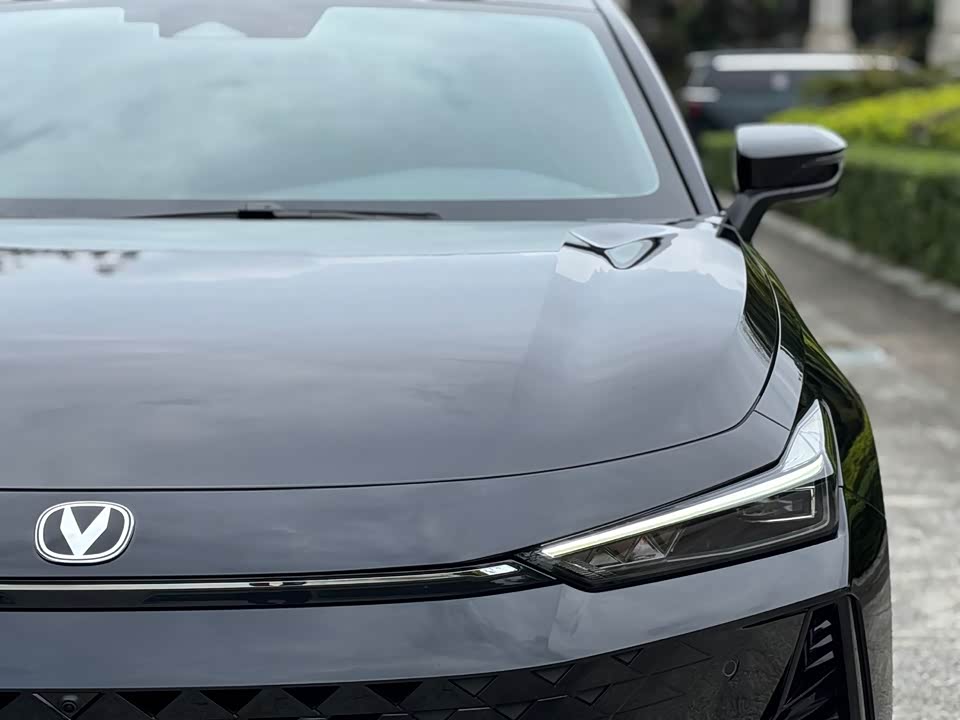 Changan UNI-V Changan UNI-V