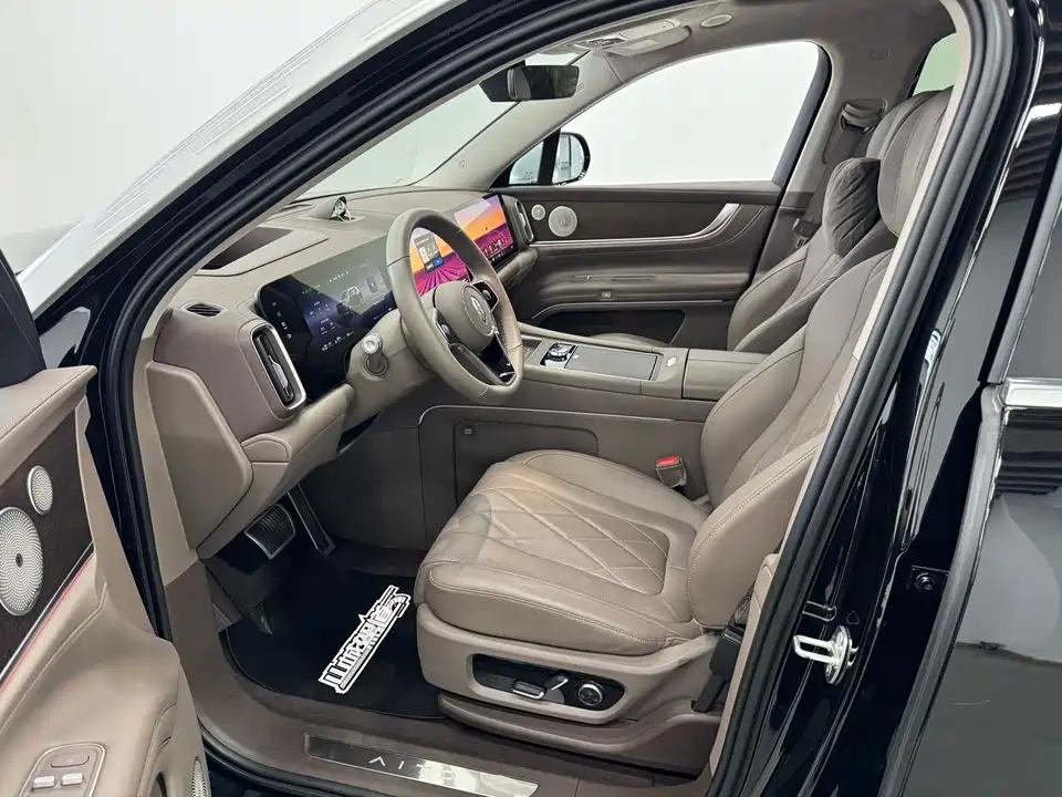 AITO Ask the world M9