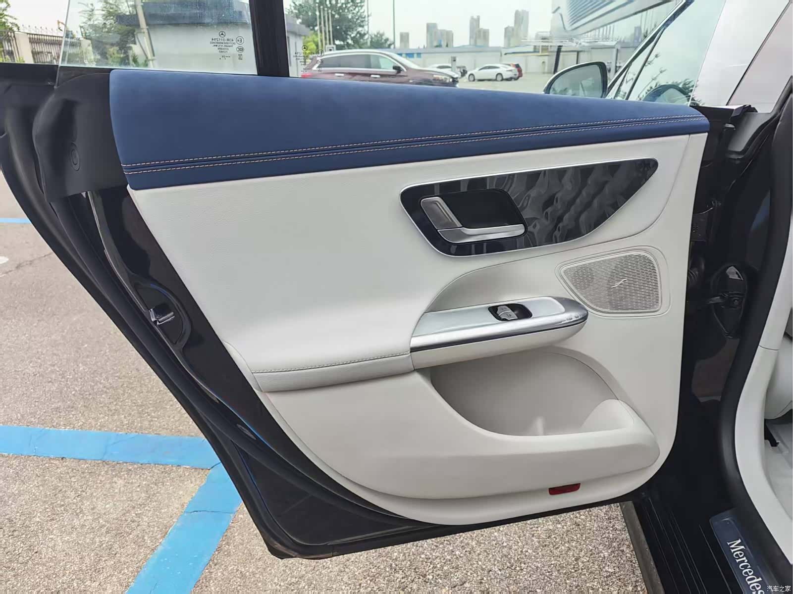 Mercedes-Benz EQE, 2025 13