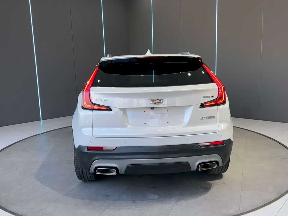 Cadillac XT4