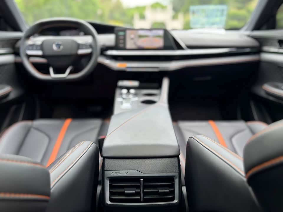 Changan UNI-V Changan UNI-V