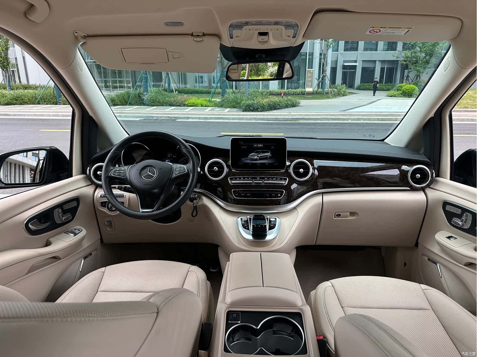 Mercedes-Benz V-Class, 2020 26