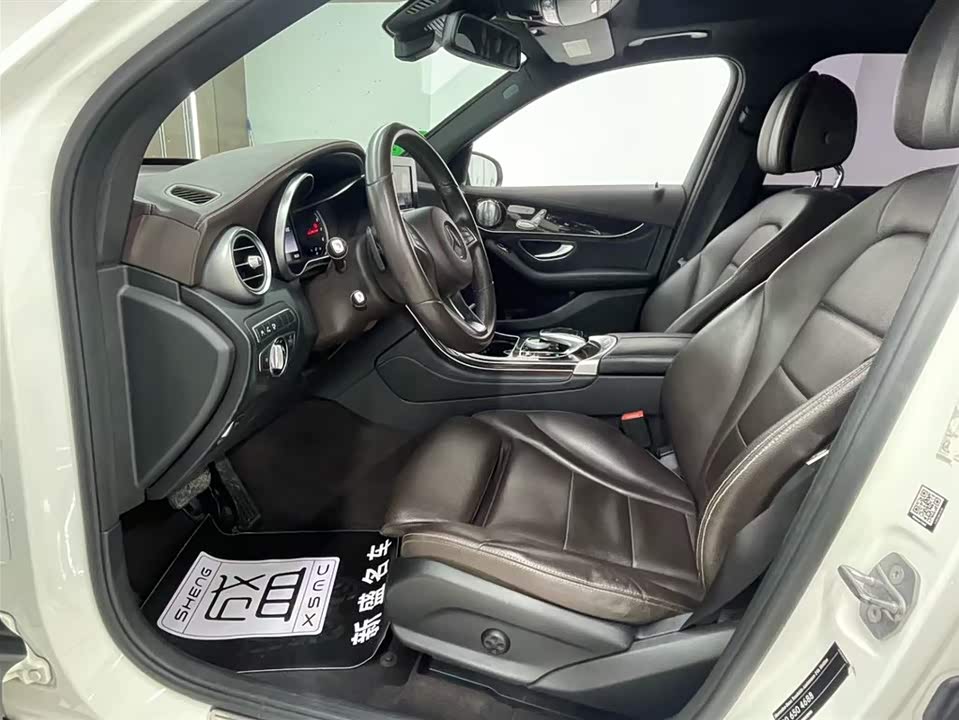 Mercedes-Benz GLC Mercedes-Benz GLC