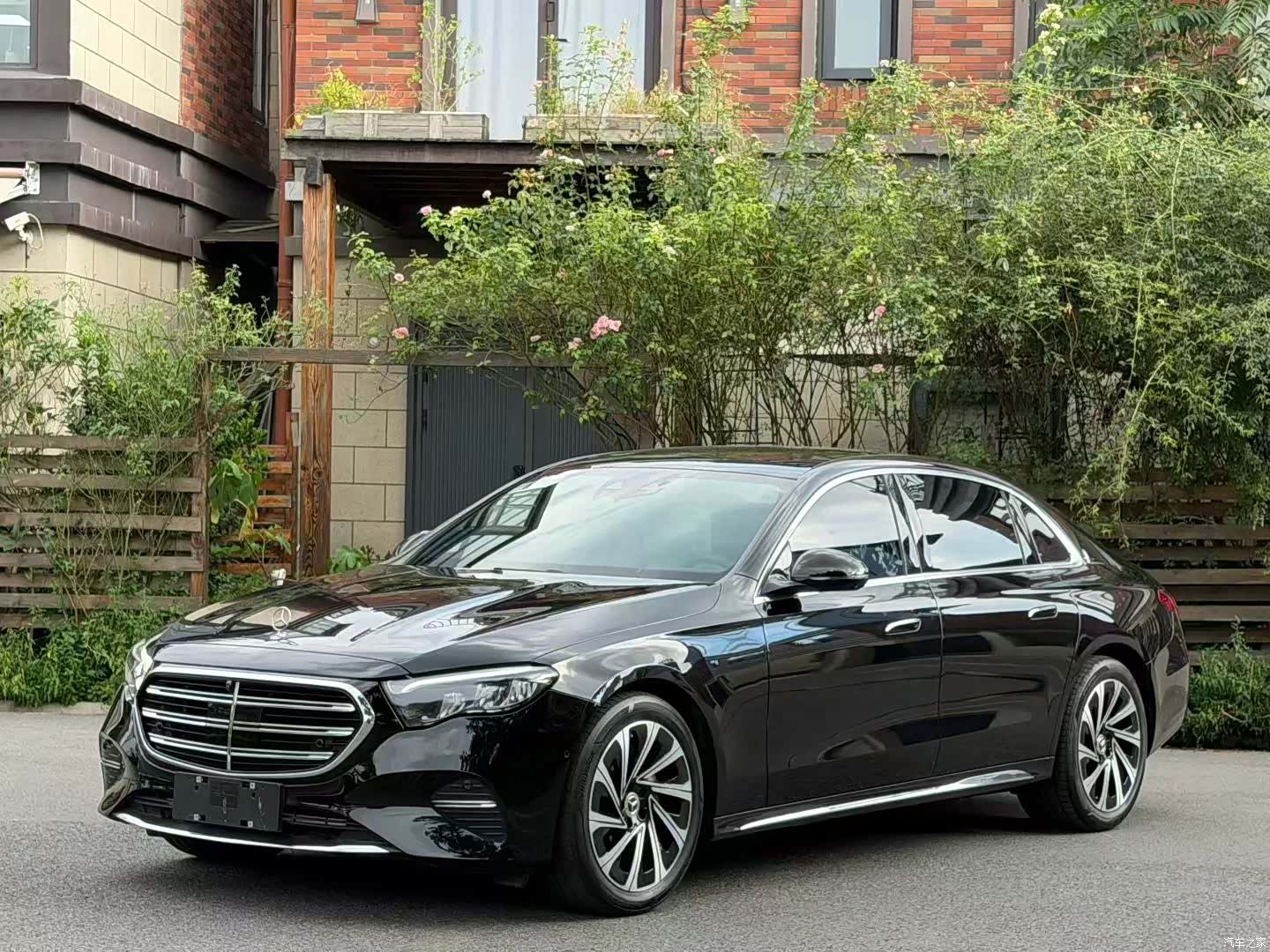 Mercedes-Benz E-Class, 2024 2