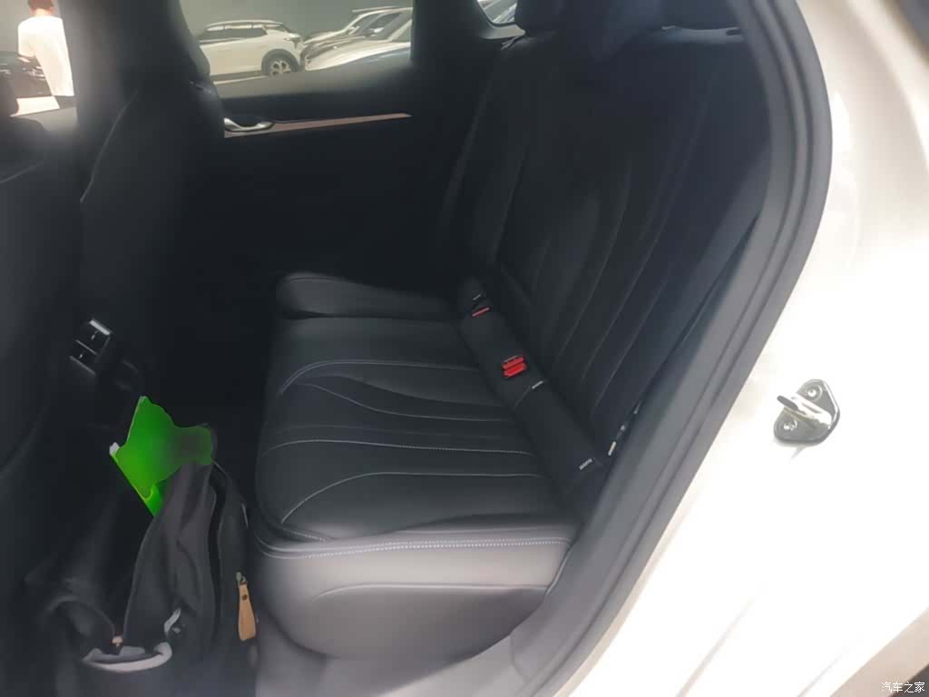 Geely Preface, 2025 17