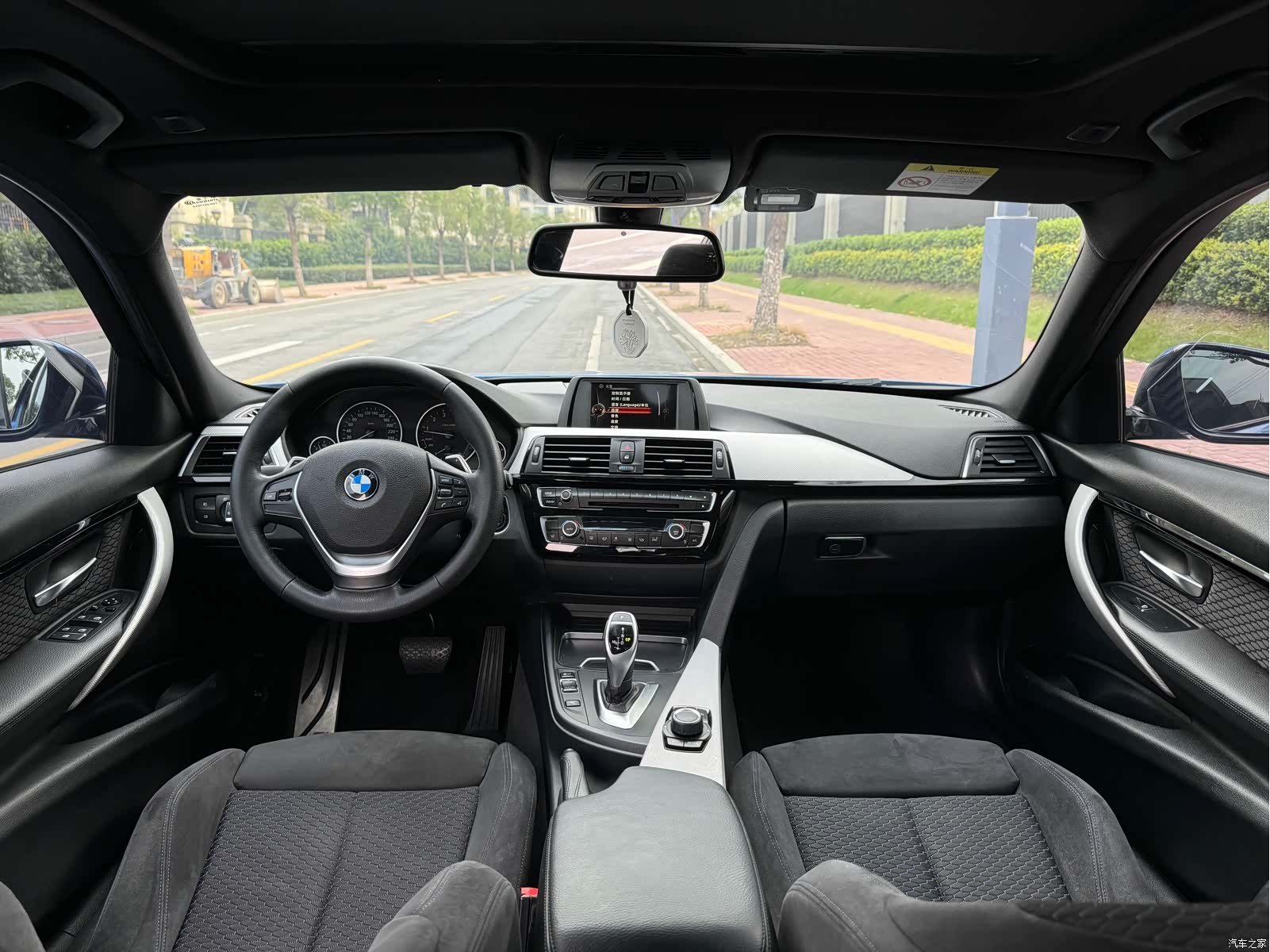BMW 3 Series, 2017 все фото