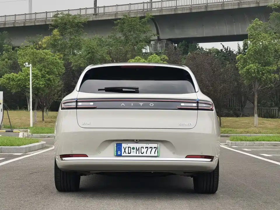 AITO Ask the world M5