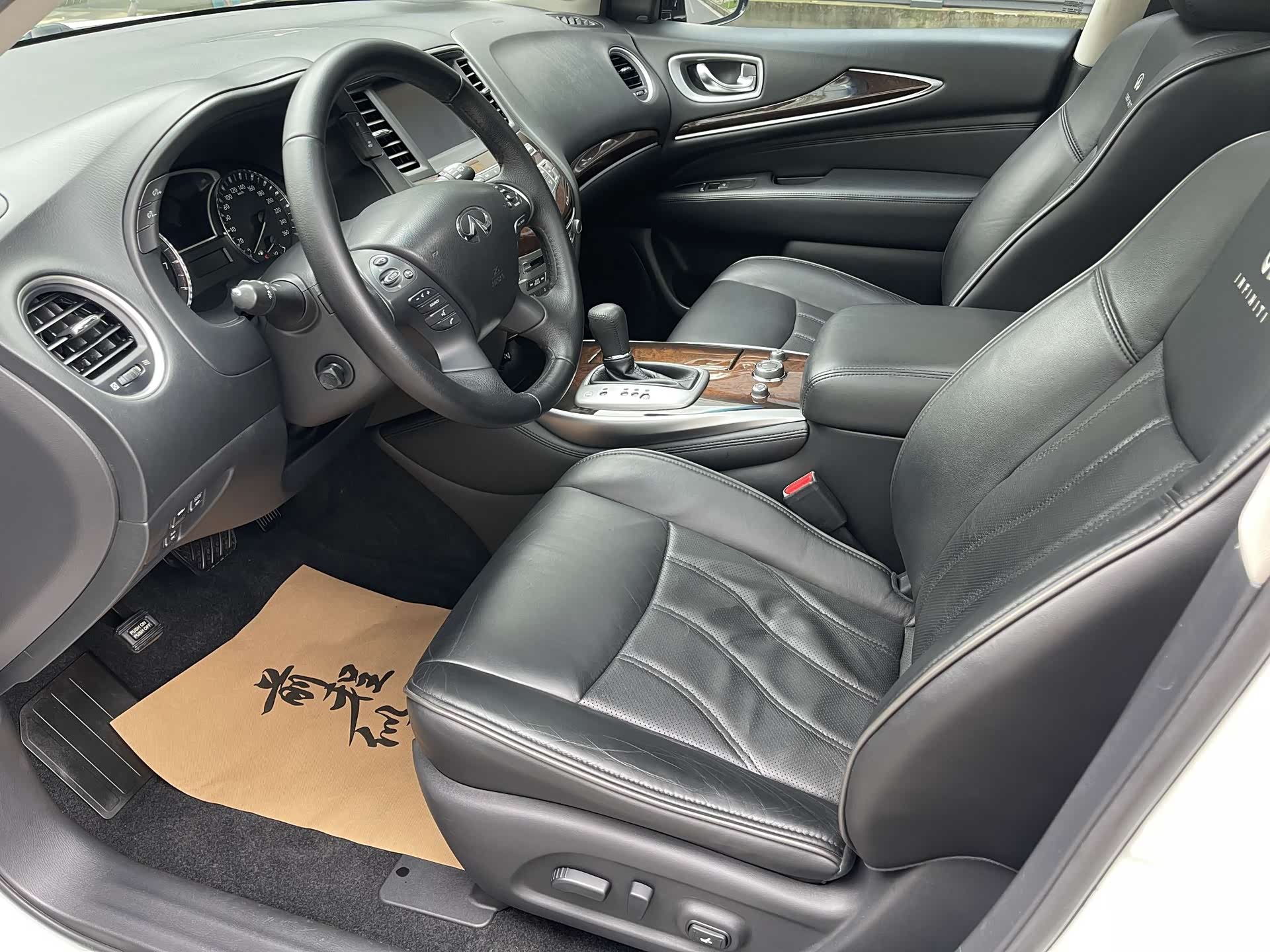 Infiniti JX35, 2014 13