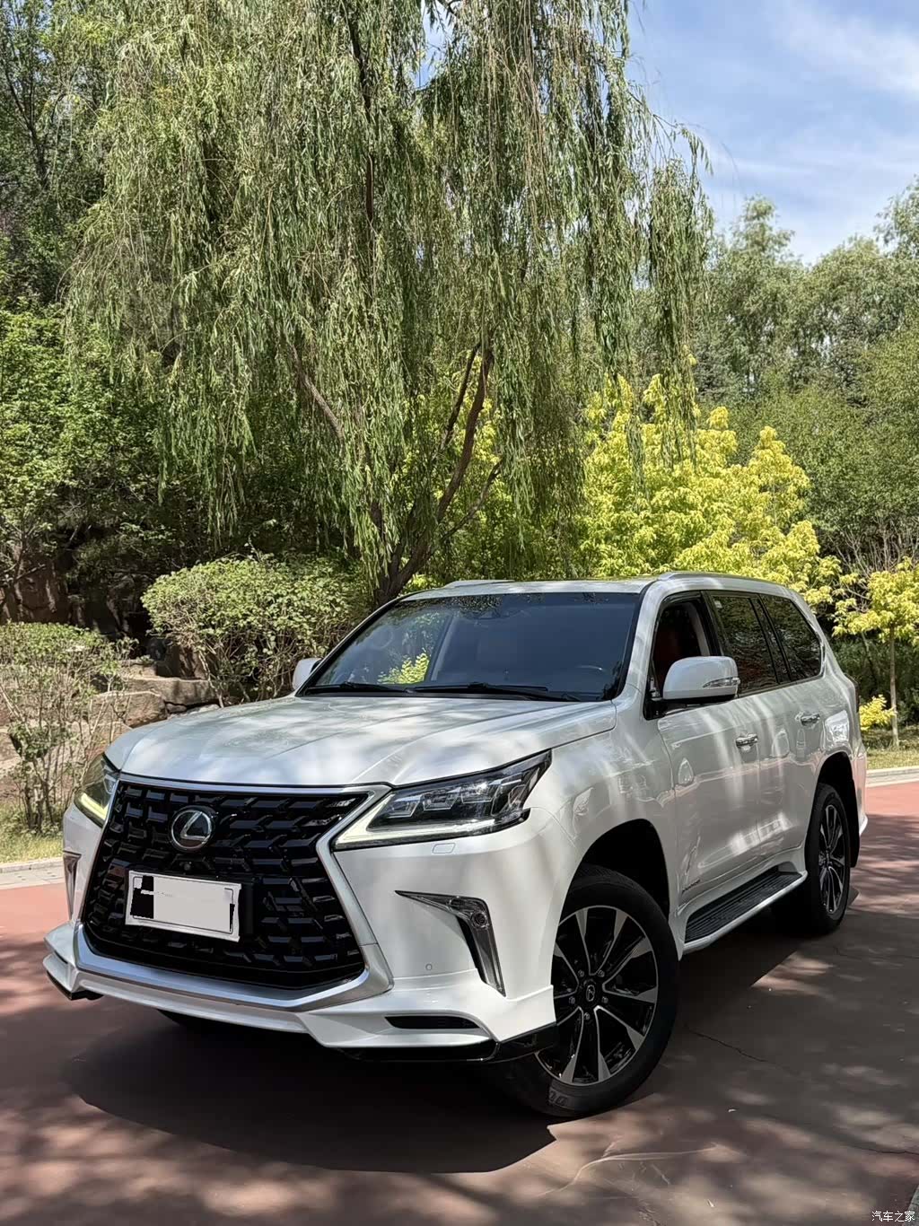 Lexus LX
