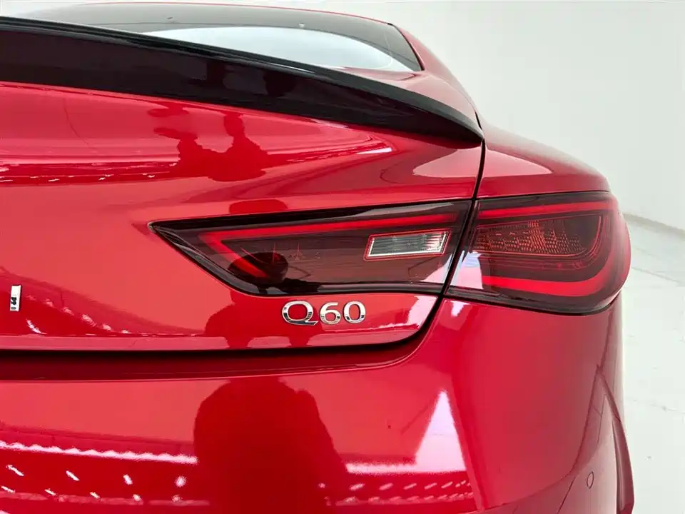 Infiniti Q60