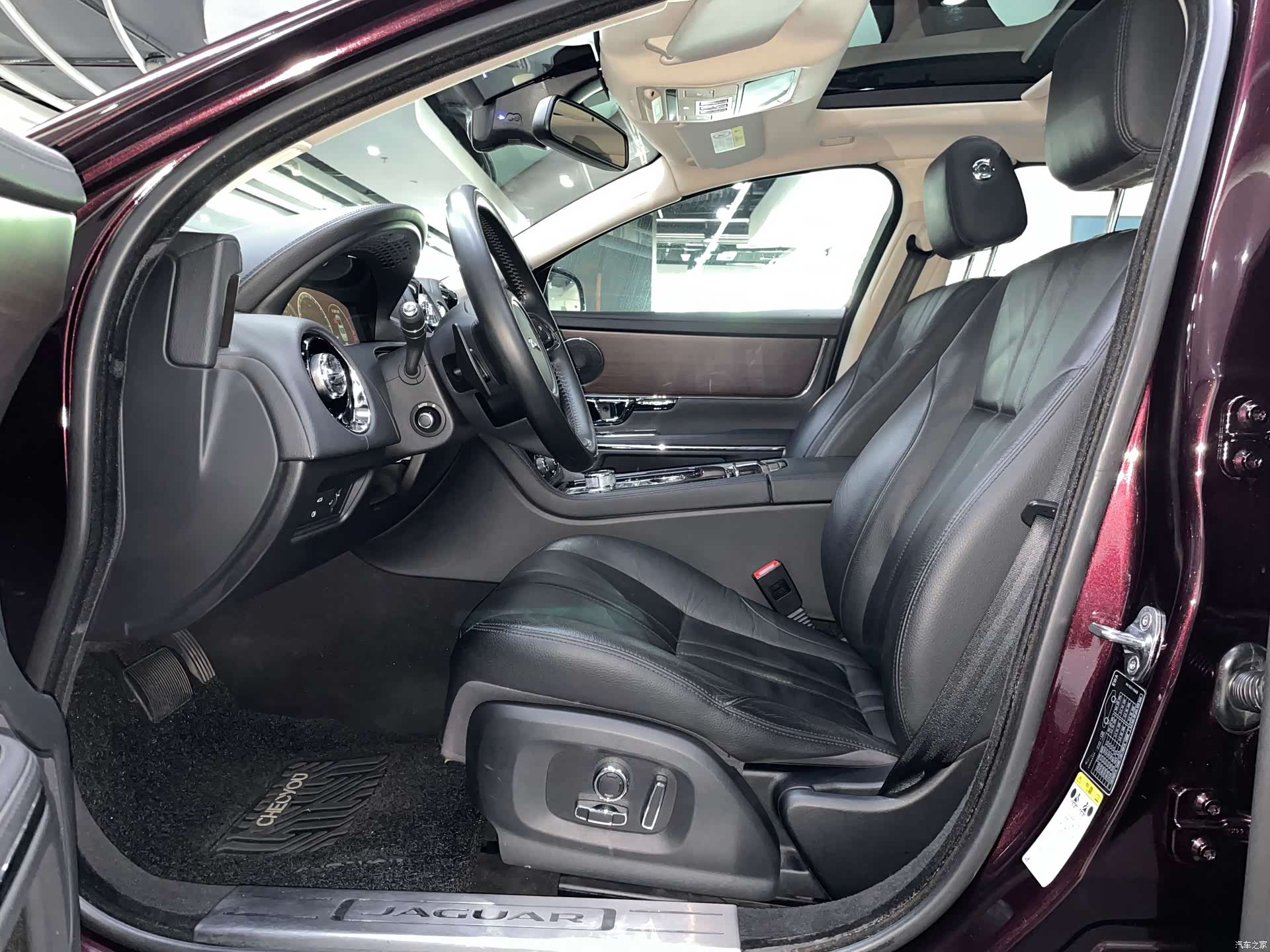 Jaguar XJ, 2017 11