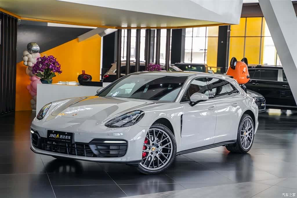 Porsche Panamera, 2022 1