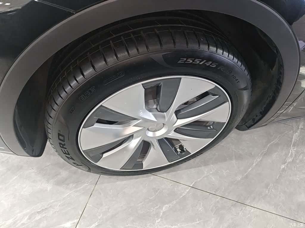 Tesla Model Y, 2022 23