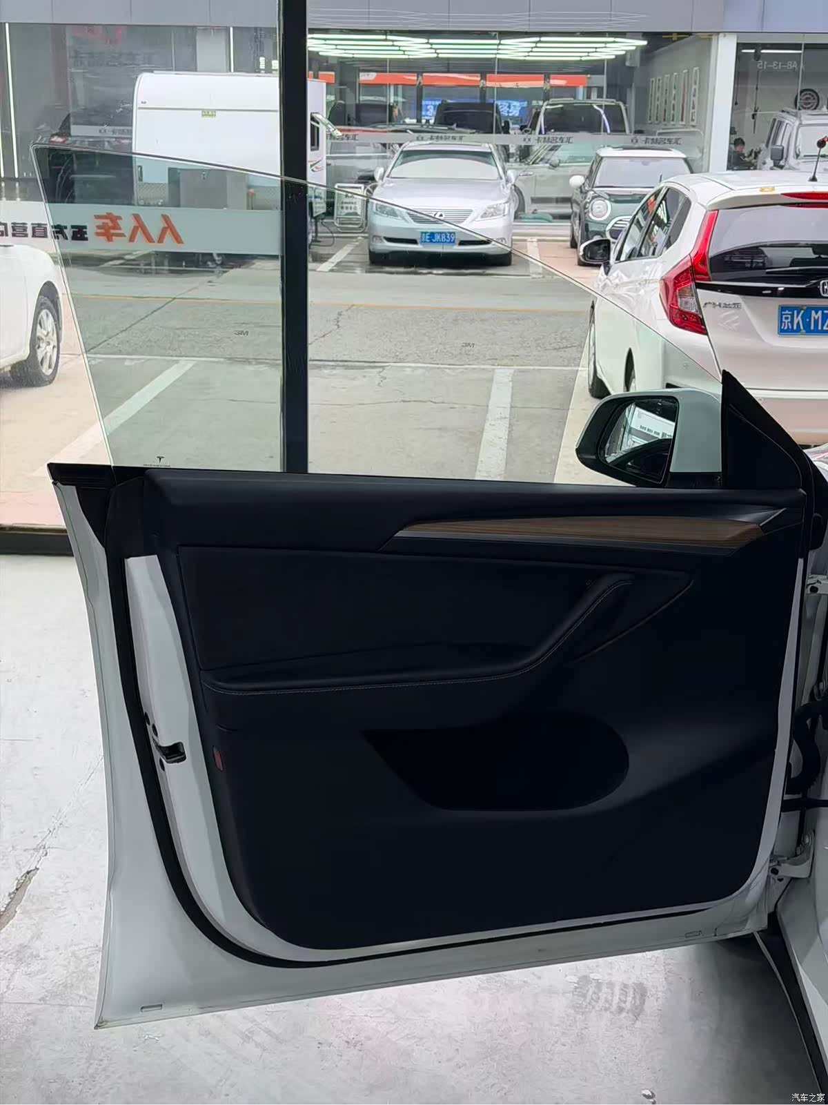 Tesla Model Y, 2021 все фото