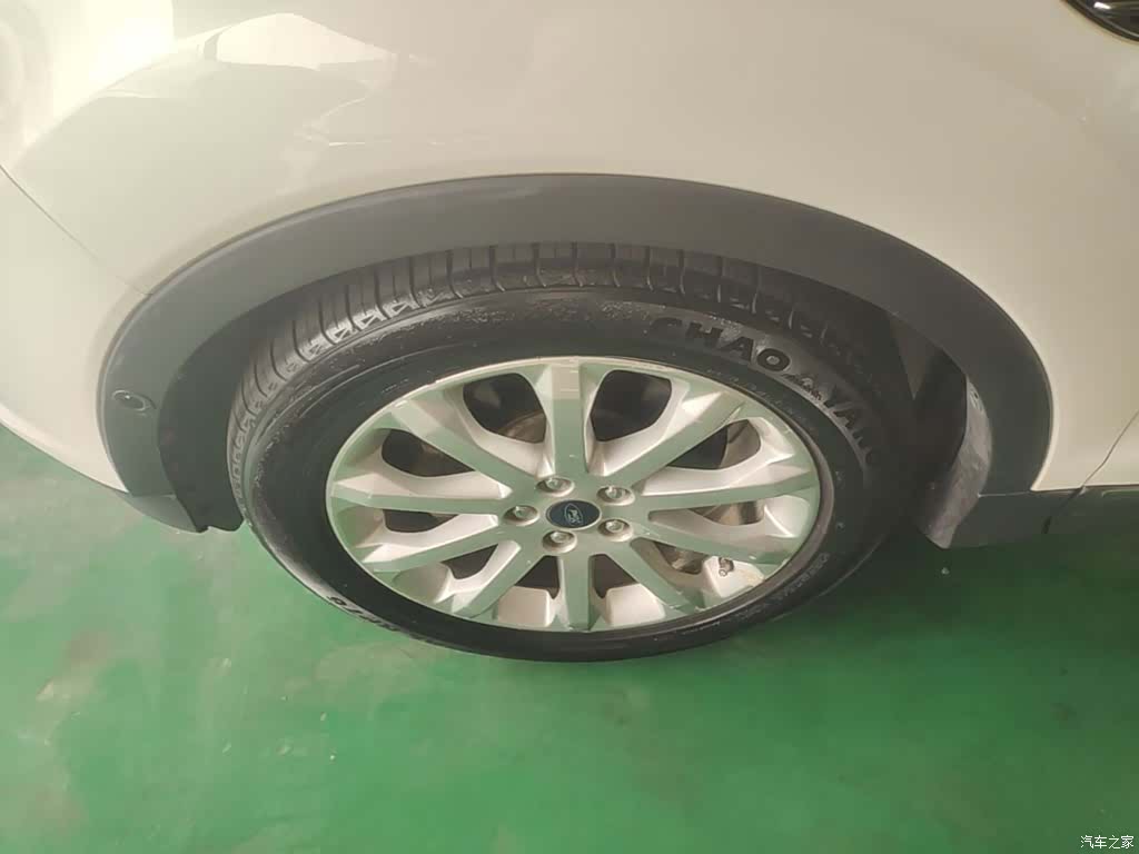 Ford Kuga, 2014 23