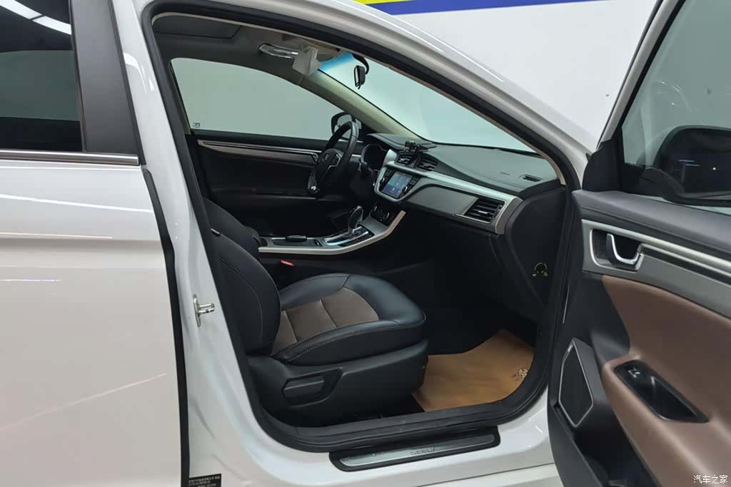 Geely Emgrand, 2017 8