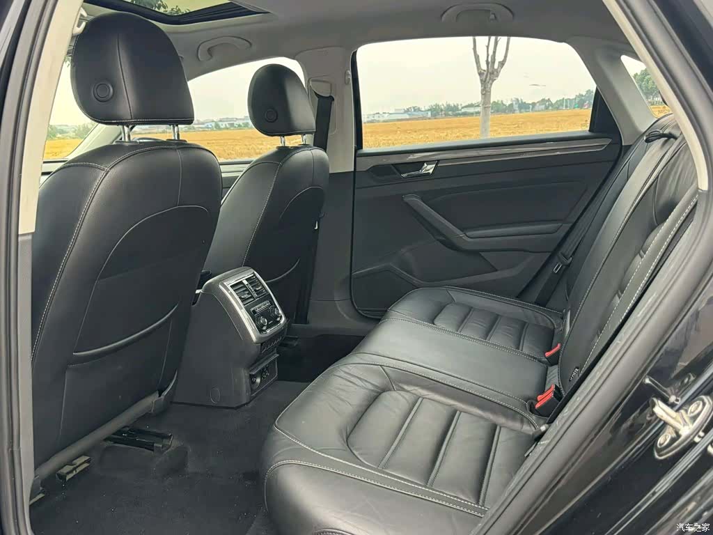 Volkswagen Passat, 2016 все фото
