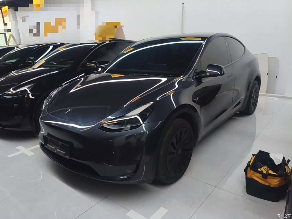 Tesla Model Y, 2024 1